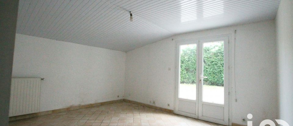 House 8 rooms of 148 m² in L'Étang-Bertrand (50260)