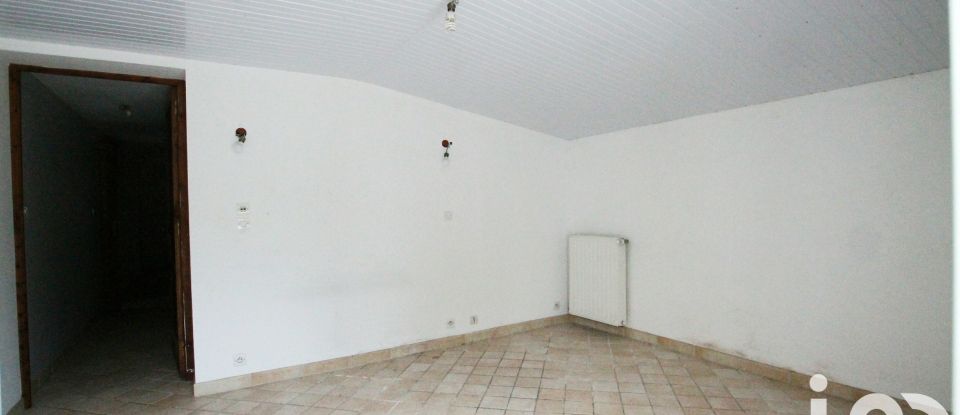 House 8 rooms of 148 m² in L'Étang-Bertrand (50260)