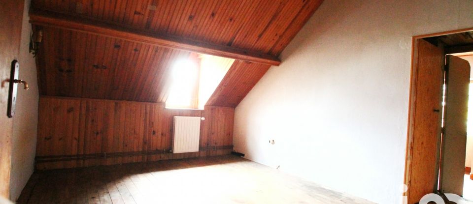 House 8 rooms of 148 m² in L'Étang-Bertrand (50260)