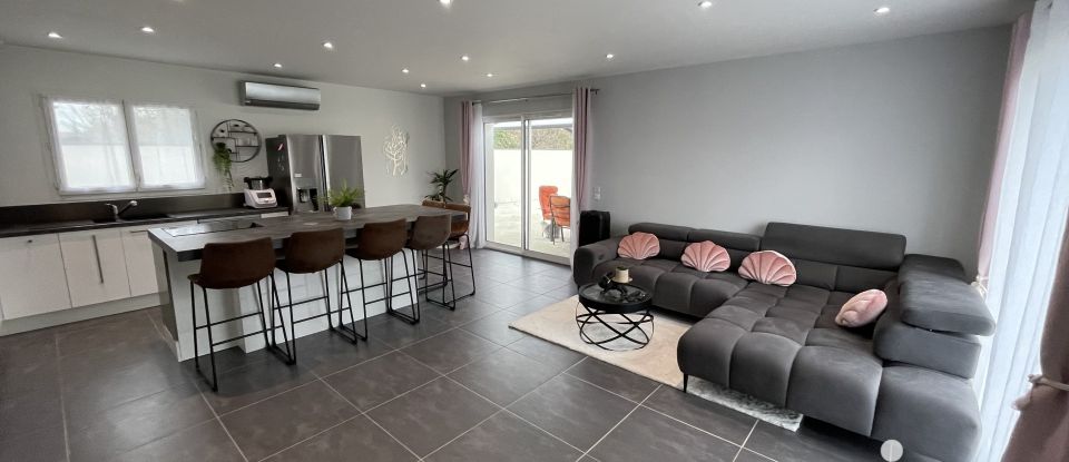 Maison 5 pièces de 90 m² à Bonson (42160)