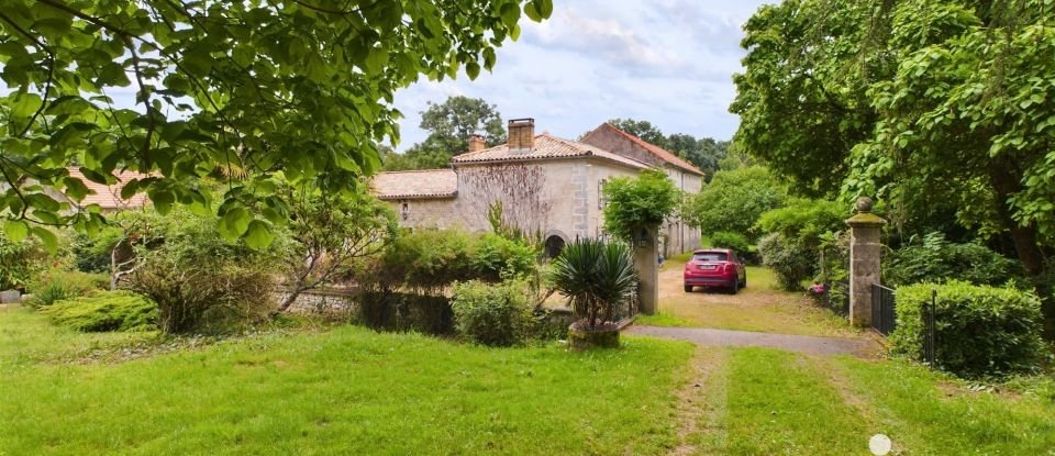 Moulin 7 pièces de 230 m² à Orignolles (17210)