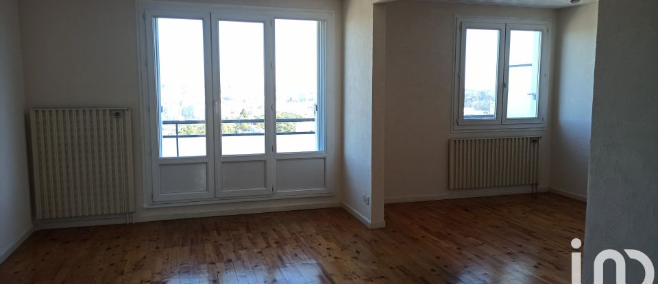 Appartement 3 pièces de 77 m² à Saint-Étienne (42100)