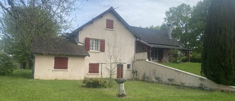 House 7 rooms of 130 m² in Bussière-Poitevine (87320)