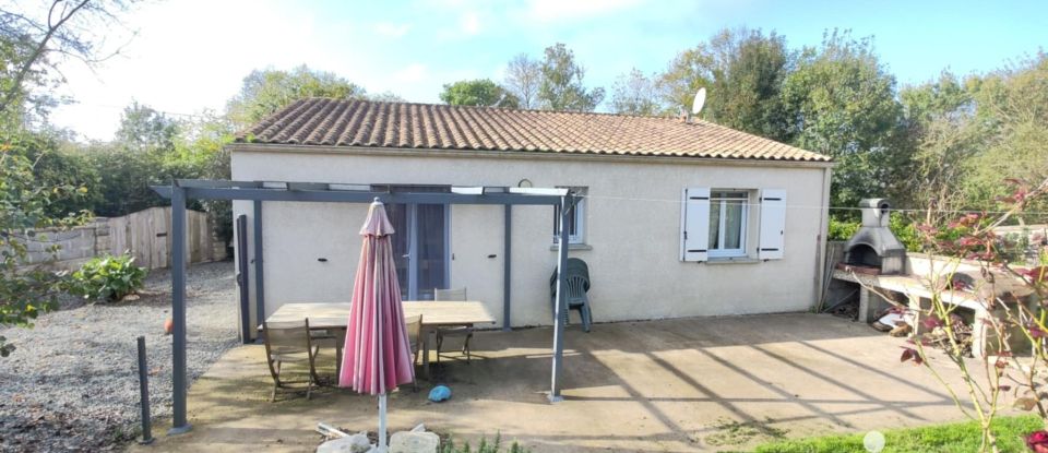 House 4 rooms of 77 m² in Breuil-la-Réorte (17700)