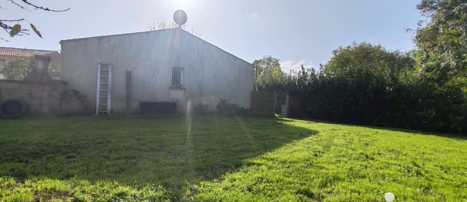 House 4 rooms of 77 m² in Breuil-la-Réorte (17700)