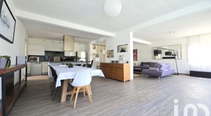 Maison 7 pièces de 210 m² à Saint-Pierre (97410)