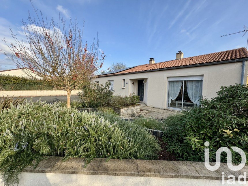 Maison 7 pièces de 135 m² à Treize-Septiers (85600)