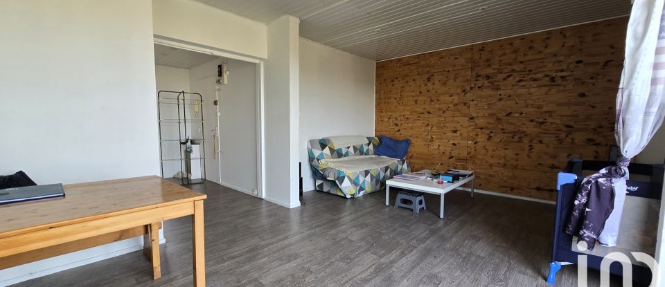 Apartment 3 rooms of 59 m² in Niort (79000)