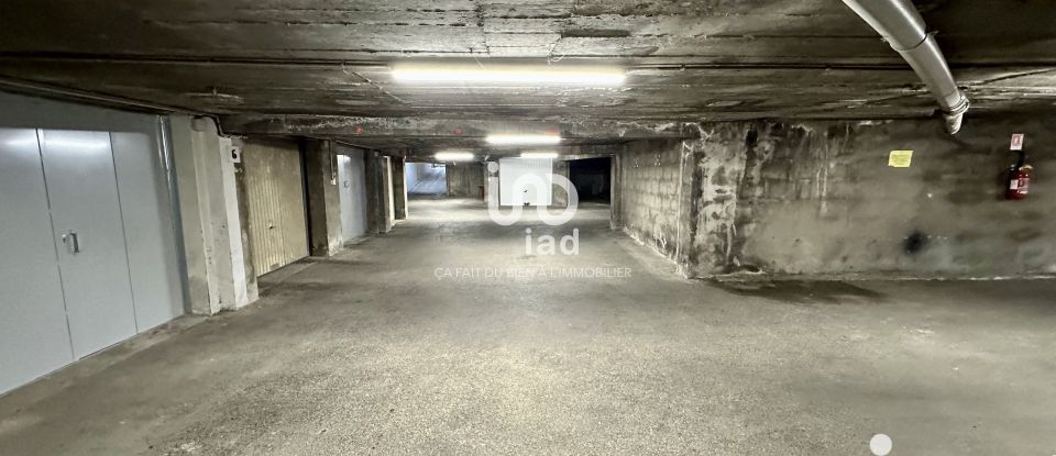 Parking of 41 m² in Grenoble (38000)