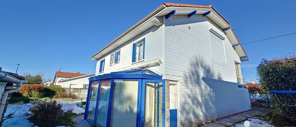 Maison 8 pièces de 141 m² à Tarbes (65000)