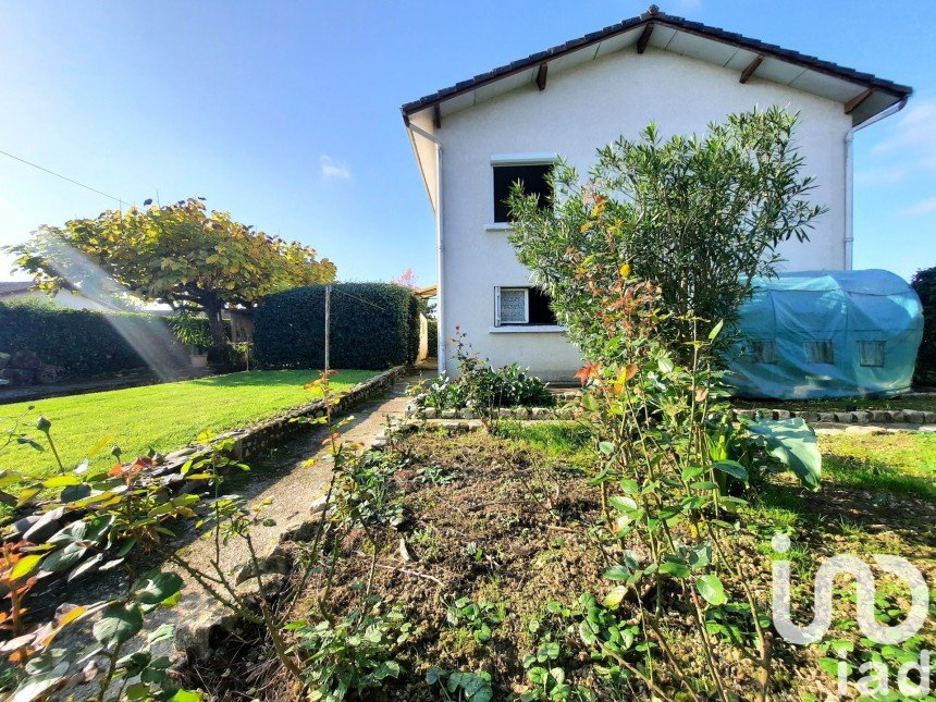 Maison traditionnelle 5 pièces de 98 m² à Aire-sur-l'Adour (40800)