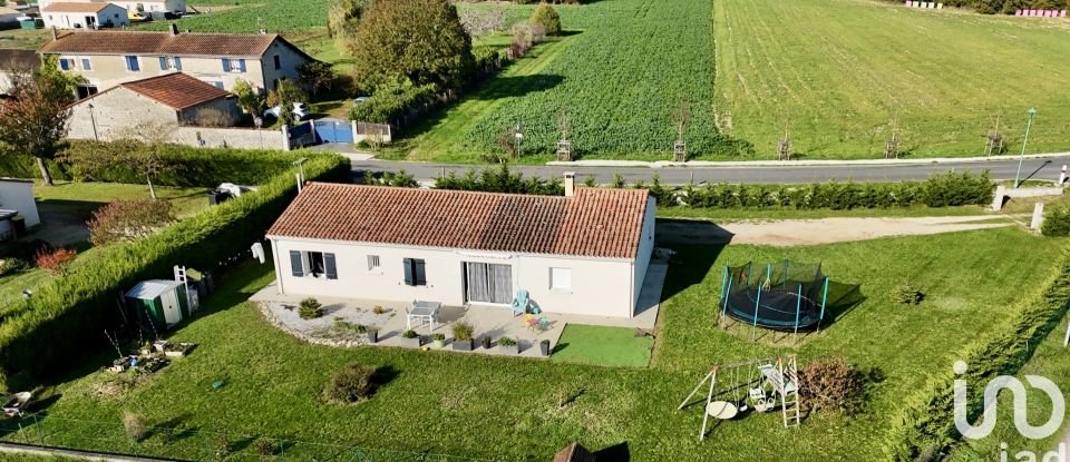 Maison traditionnelle 4 pièces de 106 m² à Aussac-Vadalle (16560)