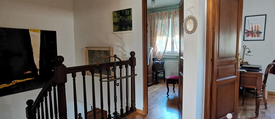 Traditional house 6 rooms of 138 m² in Saint-Juéry (81160)