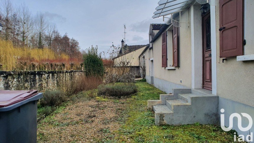 Village house 3 rooms of 70 m² in Dormelles (77130)