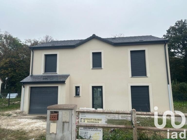 Maison 7 pièces de 138 m² à Plainval (60130)