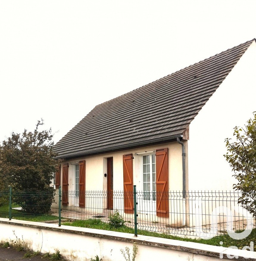 Maison traditionnelle 4 pièces de 88 m² à Catenoy (60840)