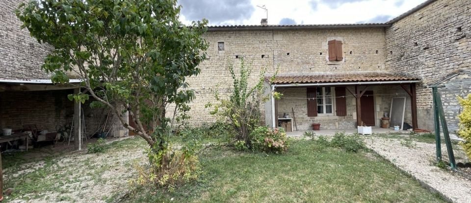 Maison 5 pièces de 109 m² à Brioux-sur-Boutonne (79170)