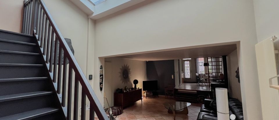 House 5 rooms of 107 m² in Houilles (78800)