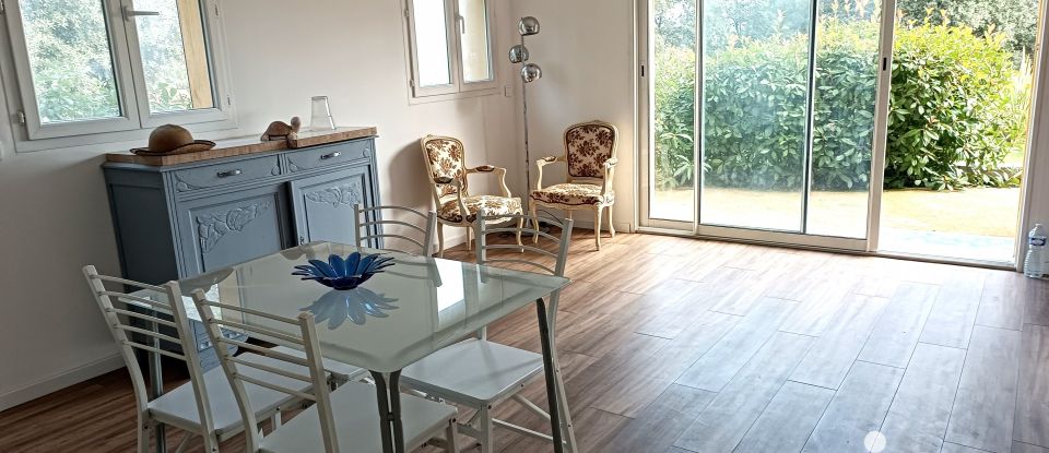 Maison traditionnelle 7 pièces de 240 m² à Montfort-sur-Argens (83570)