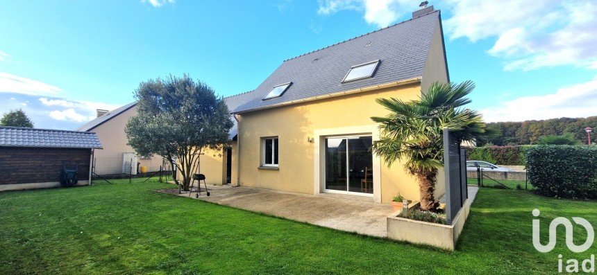 House 5 rooms of 98 m² in Saint-Sauveur-des-Landes (35133)