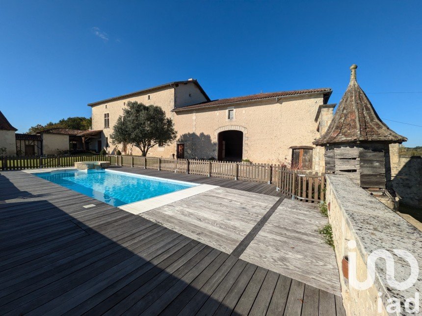 Manor 8 rooms of 312 m² in Chalais (16210)