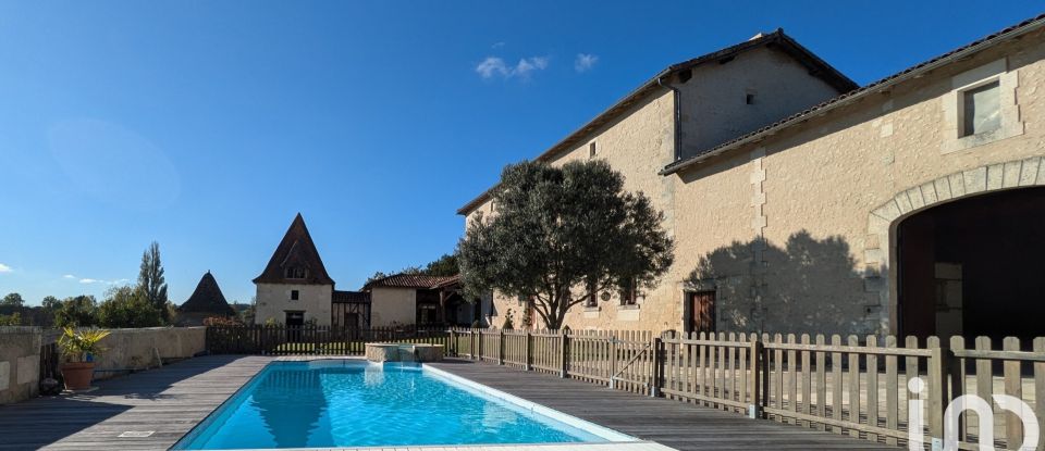 Manor 8 rooms of 312 m² in Chalais (16210)