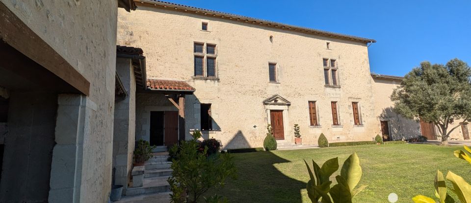 Manor 8 rooms of 312 m² in Chalais (16210)