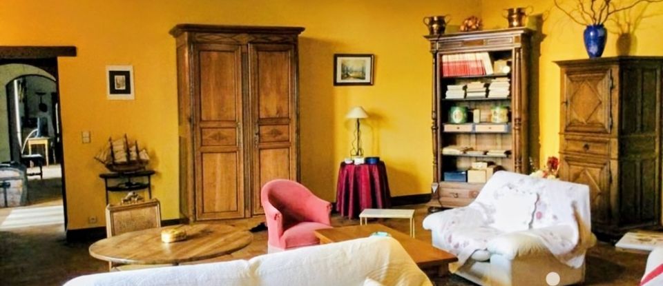 Manor 8 rooms of 312 m² in Chalais (16210)