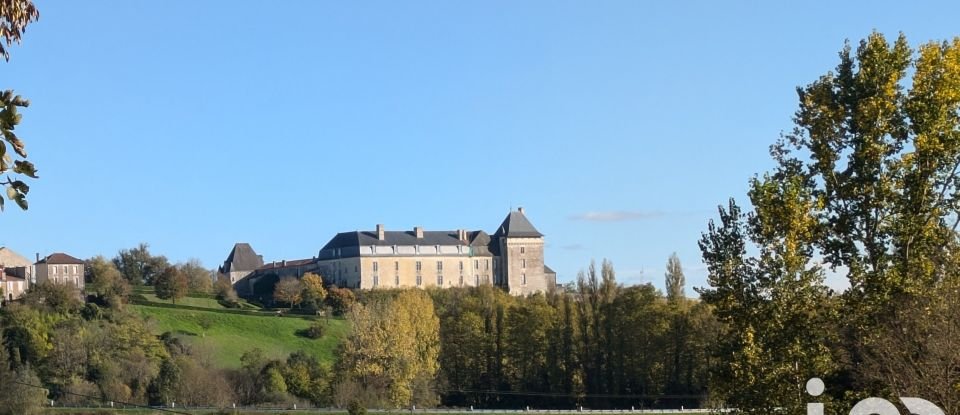 Manoir 8 pièces de 312 m² à Chalais (16210)