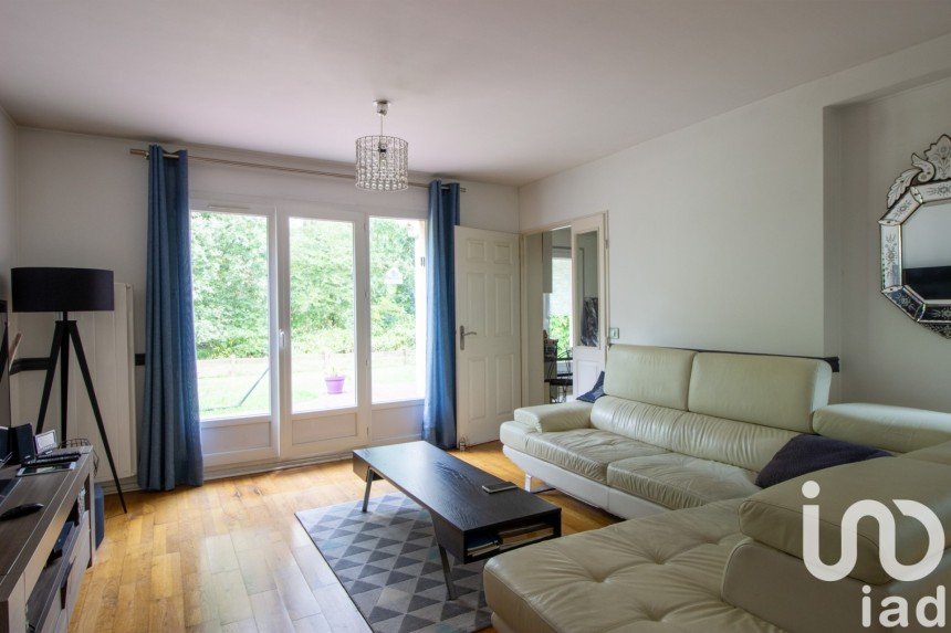 House 7 rooms of 135 m² in Sucy-en-Brie (94370)