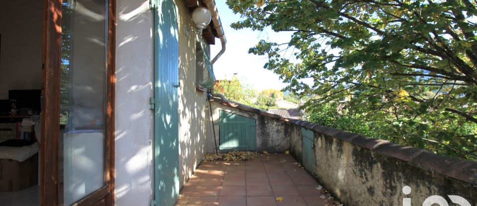 Traditional house 5 rooms of 140 m² in Auriol (13390)