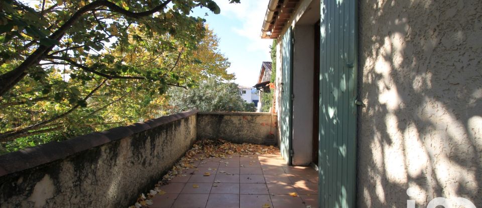 Traditional house 5 rooms of 140 m² in Auriol (13390)