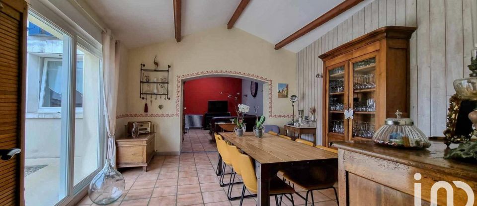 House 6 rooms of 137 m² in Fléac (16730)