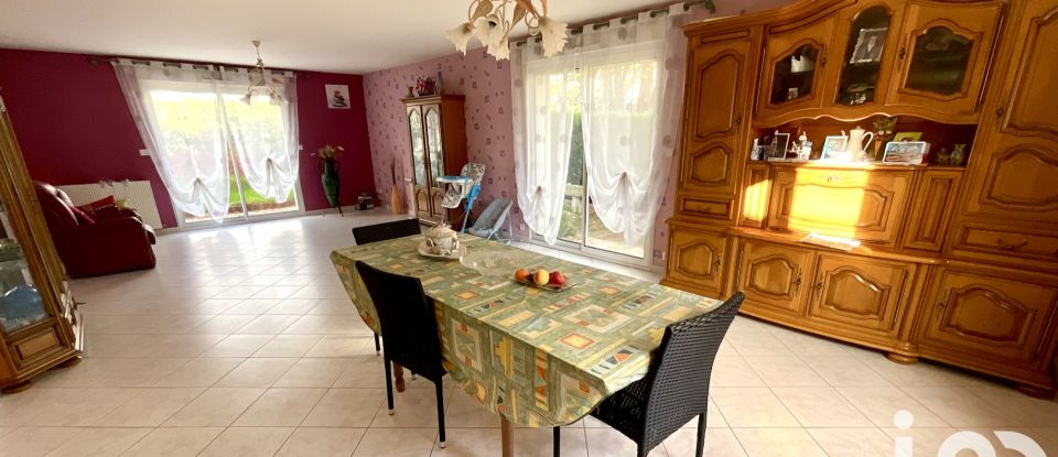 House 7 rooms of 164 m² in Argentré (53210)