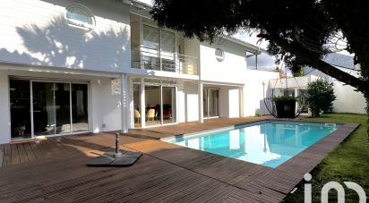 House 6 rooms of 189 m² in Pau (64000)