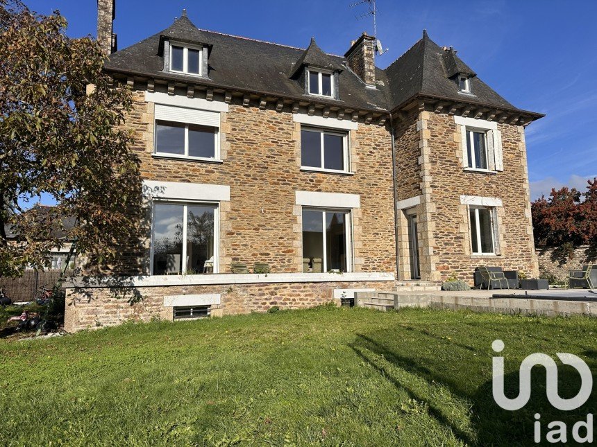 Mansion 7 rooms of 247 m² in Bourgbarré (35230)