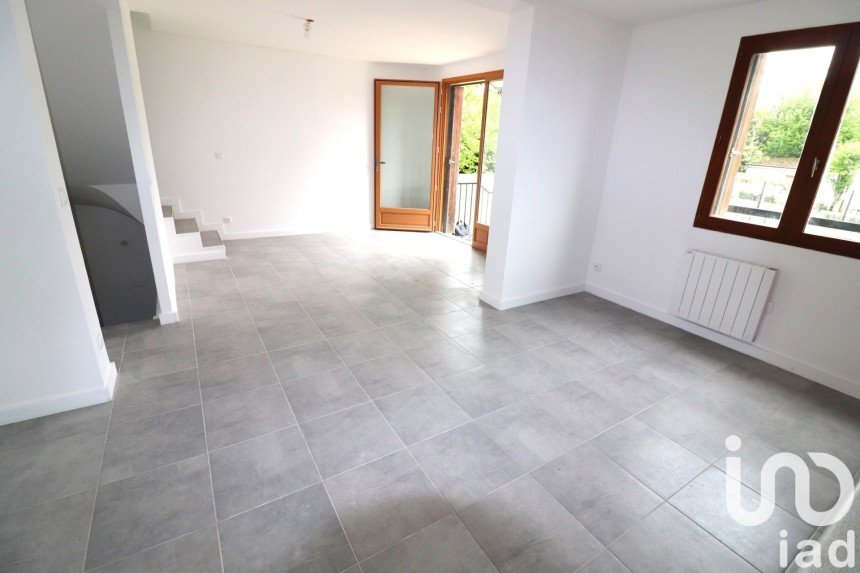 House 3 rooms of 73 m² in Melun (77000)