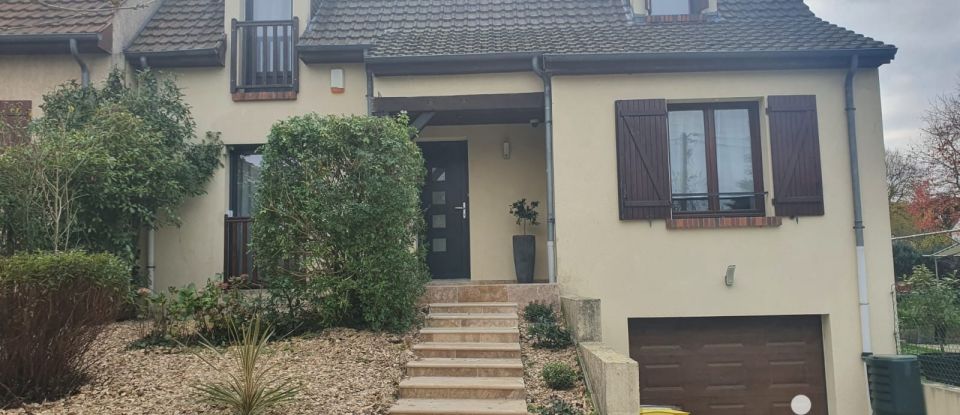 House 8 rooms of 151 m² in Gometz-le-Châtel (91940)