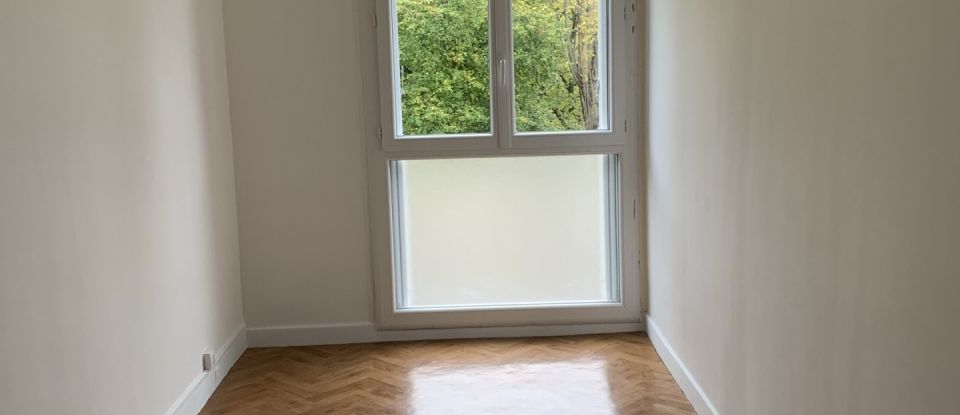 Apartment 4 rooms of 70 m² in Saint-Denis (93200)