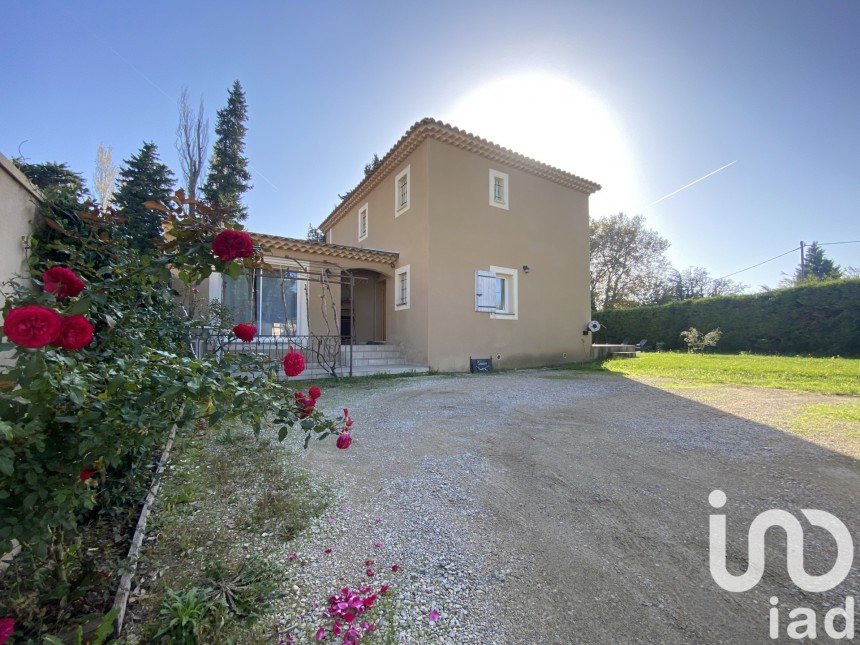 House 5 rooms of 143 m² in L'Isle-sur-la-Sorgue (84800)