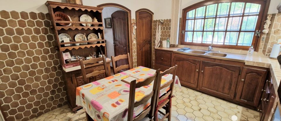 Traditional house 5 rooms of 253 m² in Peymeinade (06530)