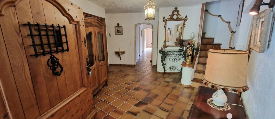 Traditional house 5 rooms of 253 m² in Peymeinade (06530)