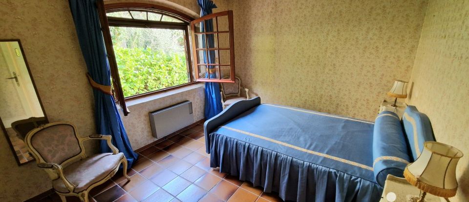 Traditional house 5 rooms of 253 m² in Peymeinade (06530)