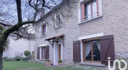 Traditional house 6 rooms of 140 m² in Cergy (95000)