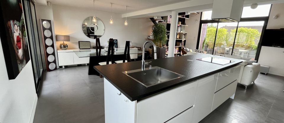 Loft 4 pièces de 104 m² à Montfermeil (93370)