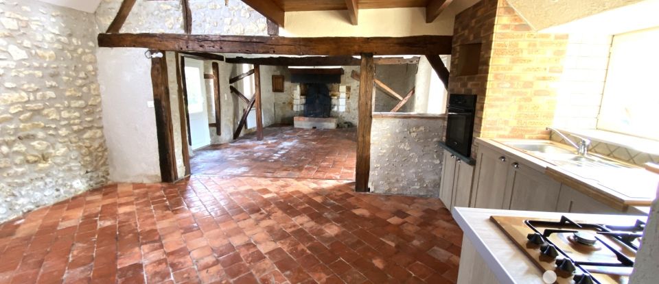 Country house 4 rooms of 83 m² in Loché-sur-Indrois (37460)