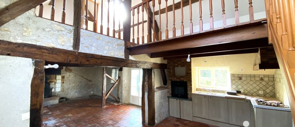 Country house 4 rooms of 83 m² in Loché-sur-Indrois (37460)