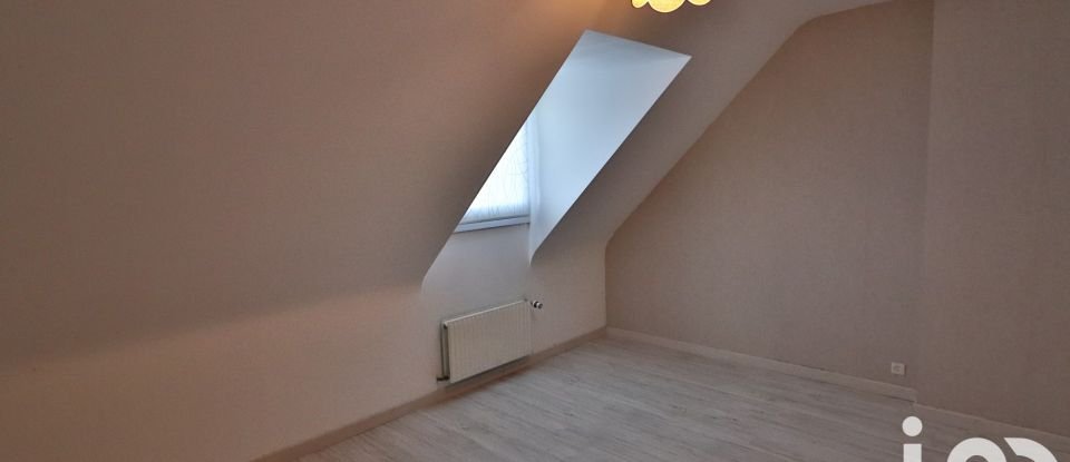 Maison 5 pièces de 114 m² à Locquénolé (29670)