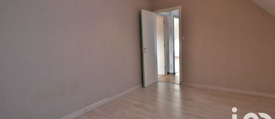 Maison 5 pièces de 114 m² à Locquénolé (29670)