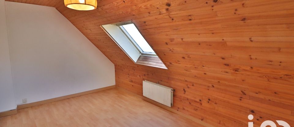 Maison 5 pièces de 114 m² à Locquénolé (29670)